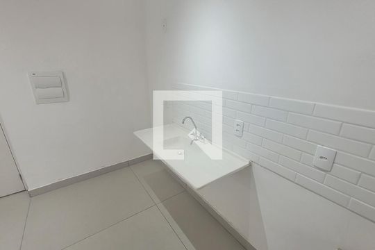Sala/Cozinha de apartamento para alugar com 2 quartos, 45m² em Cidade São Mateus, São Paulo