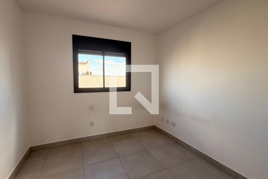 Suíte 2 de casa de condomínio para alugar com 2 quartos, 249m² em Conjunto Residencial Storil, Aparecida de Goiânia