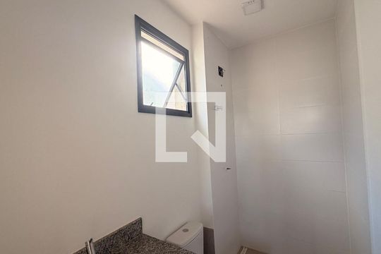 Banheiro da Suíte 2 de casa de condomínio para alugar com 2 quartos, 249m² em Conjunto Residencial Storil, Aparecida de Goiânia