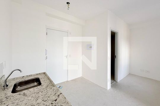 Cozinha de kitnet/studio à venda com 1 quarto, 28m² em Brooklin, São Paulo