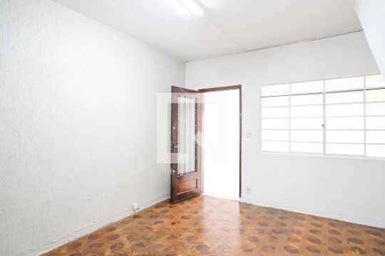 Sala de casa para alugar com 2 quartos, 150m² em Santa Paula, São Caetano do Sul