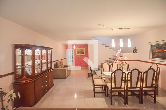 Sala de casa para alugar com 3 quartos, 223m² em Vila Vivaldi, São Bernardo do Campo