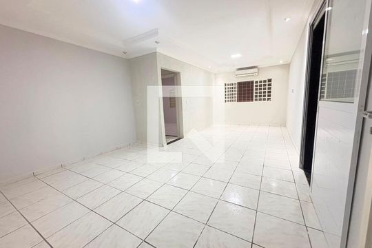 Casa para alugar com 6 quartos, 267m² em Jardim América, Goiânia