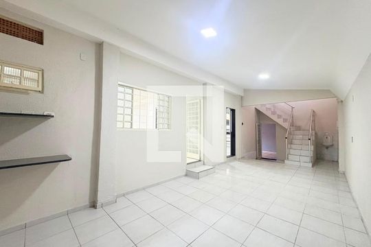 Casa para alugar com 6 quartos, 267m² em Jardim América, Goiânia