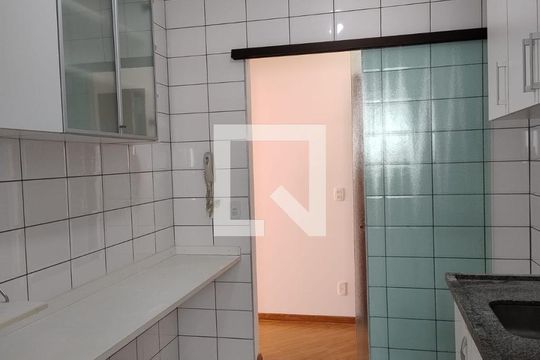 Cozinha de apartamento para alugar com 3 quartos, 83m² em Parque Residencial Aquarius, São José dos Campos