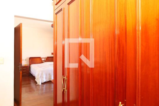 Quarto 1 - Suíte - Closet de casa para alugar com 4 quartos, 420m² em Jardim Nossa Senhora do Carmo, São Paulo
