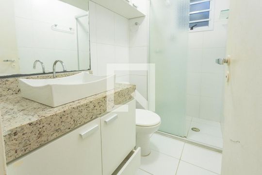 Banheiro da Suíte de apartamento para alugar com 2 quartos, 65m² em Cidade Ademar, São Paulo
