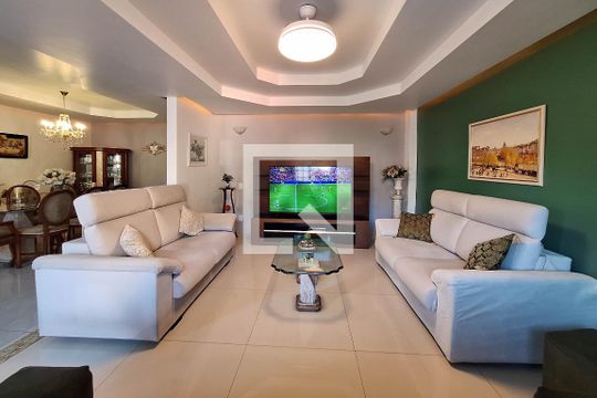 Sala de casa à venda com 6 quartos, 352m² em Charitas, Niterói