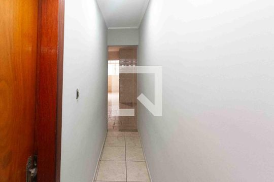 Corredor de casa para alugar com 2 quartos, 250m² em Chácara Mafalda, São Paulo