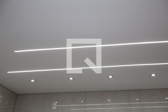 Cozinha de apartamento para alugar com 1 quarto, 32m² em Vila Ivone, São Paulo