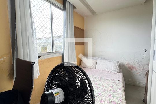 Quarto 1  de apartamento para alugar com 2 quartos, 49m² em Mussurunga, Salvador