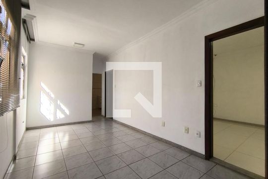 Casa à venda com 3 quartos, 360m² em Mariano de Abreu, Belo Horizonte