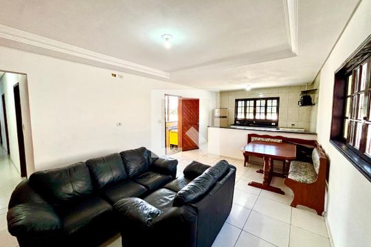 Casa para alugar com 3 quartos, 160m² em Vila Cristina, Ferraz de Vasconcelos