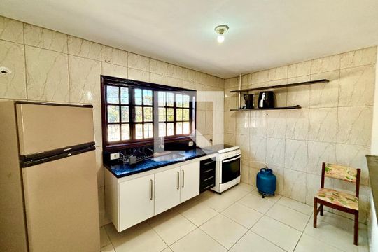 Cozinha de casa para alugar com 3 quartos, 160m² em Vila Cristina, Ferraz de Vasconcelos