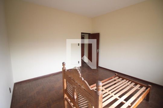 Quarto 1 de casa para alugar com 4 quartos, 180m² em Santa Helena, Belo Horizonte