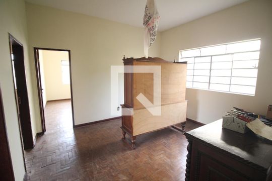 Sala de casa para alugar com 4 quartos, 180m² em Santa Helena, Belo Horizonte