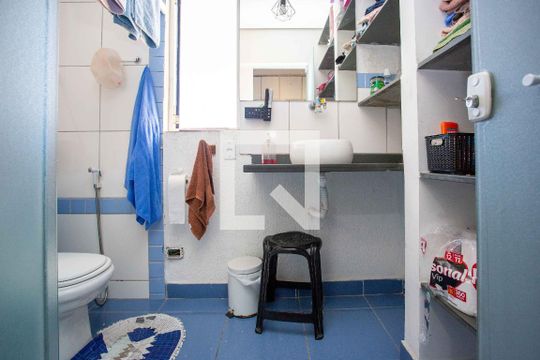 Banheiro da Suíte de casa à venda com 7 quartos, 372m² em Centro, Diadema