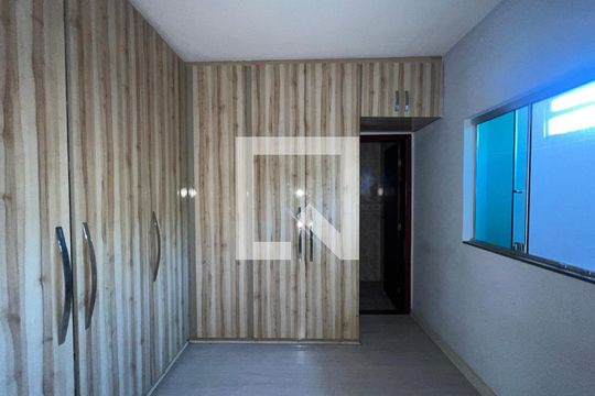 Quarto Suíte de casa à venda com 3 quartos, 233m² em Parque Xangri-lá, Contagem