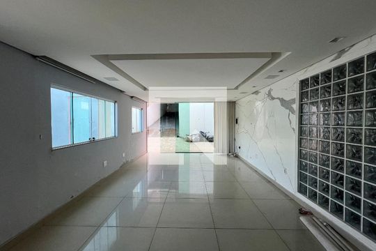 Casa à venda com 3 quartos, 233m² em Parque Xangri-lá, Contagem