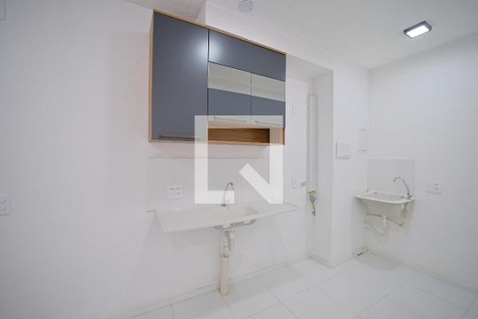 Cozinha e Área de Serviço de apartamento para alugar com 2 quartos, 33m² em Vila Silvia, São Paulo