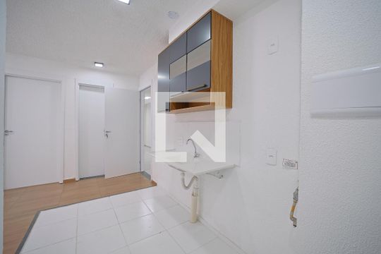 Cozinha e Área de Serviço de apartamento para alugar com 2 quartos, 33m² em Vila Silvia, São Paulo