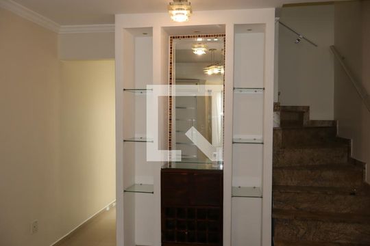 Sala de casa à venda com 3 quartos, 152m² em Vila Ema, São Paulo
