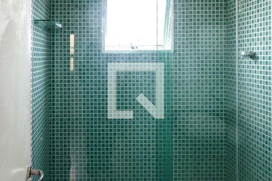 Banheiro de apartamento à venda com 2 quartos, 58m² em Vila Zamataro, Guarulhos
