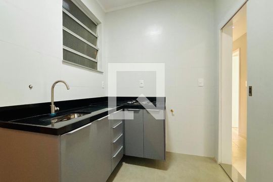 Cozinha de apartamento para alugar com 2 quartos, 70m² em Humaitá, Rio de Janeiro