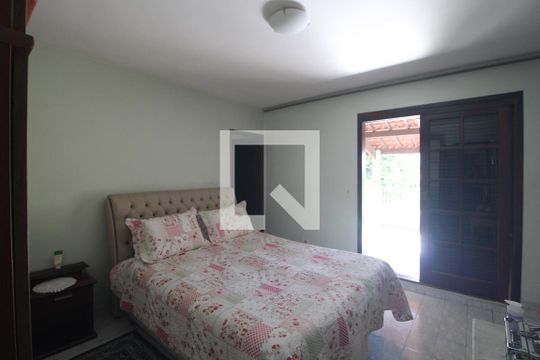 Suíte de casa à venda com 3 quartos, 320m² em Parque Brasil, São Paulo