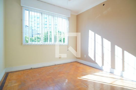 Quarto 2 de apartamento para alugar com 3 quartos, 120m² em Santa Cecília, Porto Alegre