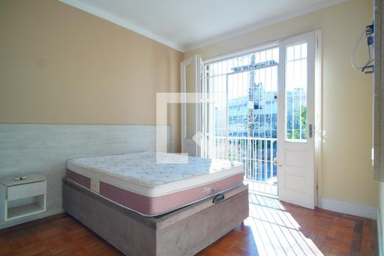Quarto 1 de apartamento para alugar com 3 quartos, 120m² em Santa Cecília, Porto Alegre