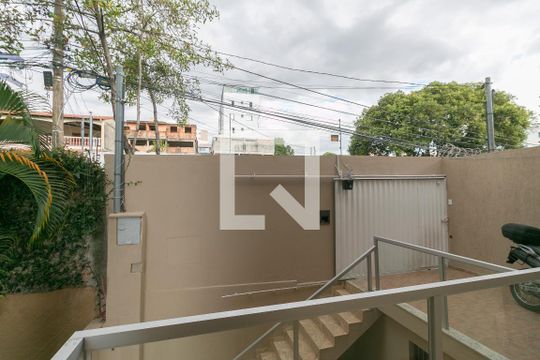 Casa à venda com 3 quartos, 418m² em Heliópolis, Belo Horizonte