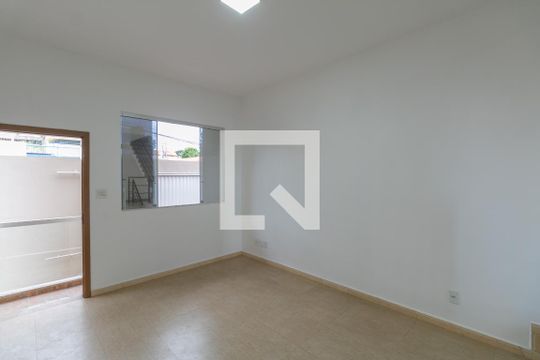 Casa à venda com 3 quartos, 418m² em Heliópolis, Belo Horizonte