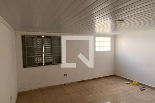 Sala 2 de casa para alugar com 2 quartos, 80m² em Vila Yara, Osasco
