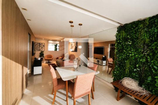 Sala de jantar de apartamento para alugar com 3 quartos, 96m² em Setor Coimbra, Goiânia