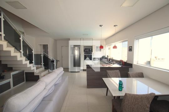 Sala / Cozinha de casa à venda com 3 quartos, 660m² em Vila Roque, São Paulo