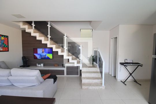 Sala / Cozinha de casa à venda com 3 quartos, 660m² em Vila Roque, São Paulo