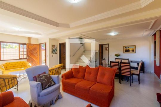Sala de casa para alugar com 4 quartos, 350m² em São Braz, Curitiba