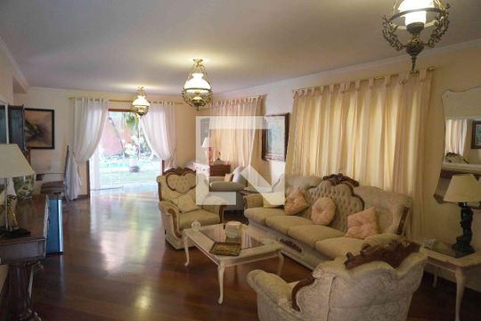 Sala de Estar de casa de condomínio para alugar com 4 quartos, 360m² em Residencial Quatro (alphaville), Santana de Parnaíba