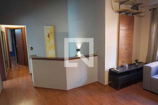 Piso Superior de casa de condomínio para alugar com 4 quartos, 360m² em Residencial Quatro (alphaville), Santana de Parnaíba