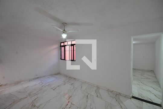 Sala de casa para alugar com 3 quartos, 160m² em Vila Nelson, São Paulo