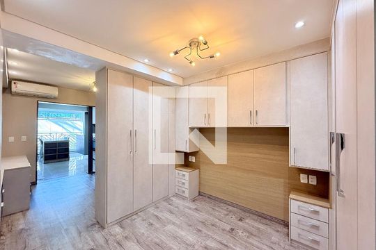 Quarto de apartamento à venda com 1 quarto, 47m² em Santo Amaro, São Paulo