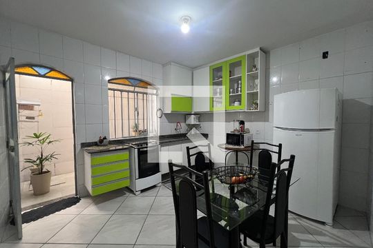 Cozinha de casa à venda com 2 quartos, 90m² em Serrano, Belo Horizonte