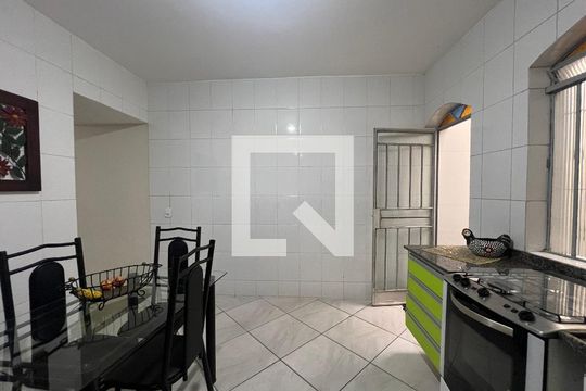 Cozinha de casa à venda com 2 quartos, 90m² em Serrano, Belo Horizonte