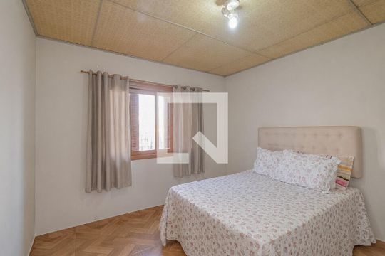 Quarto 1 de casa à venda com 4 quartos, 220m² em Niterói, Canoas