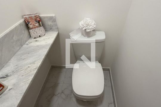 Lavabo de apartamento para alugar com 2 quartos, 87m² em Gonzaga, Santos