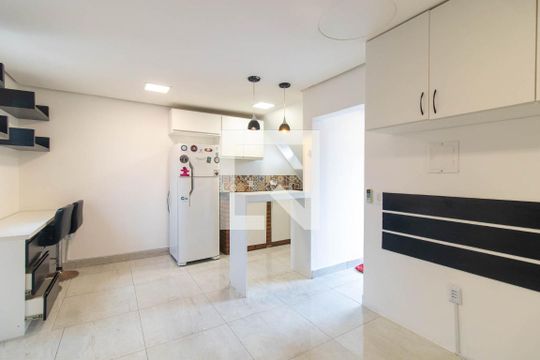 Sala/Quarto de casa de condomínio à venda com 1 quarto, 25m² em Glória, Porto Alegre