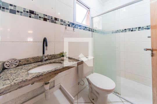 Banheiro  de apartamento à venda com 2 quartos, 80m² em Vila Guarani, Santo André