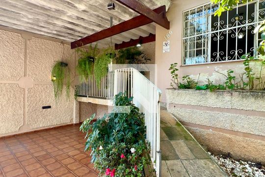 Entrada de casa para alugar com 3 quartos, 192m² em Vila Anglo Brasileira, São Paulo