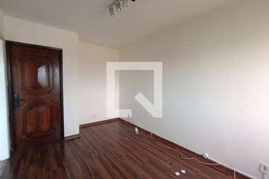 Sala de apartamento para alugar com 2 quartos, 65m² em Comendador Soares, Nova Iguaçu
